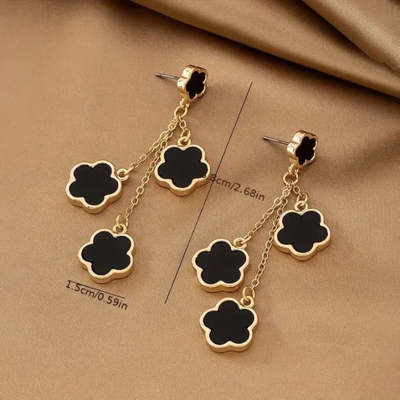 Black clover cascade dangle earrings hypoallergenic alloy gold tone St. Paddy’s - Picture 2 of 3